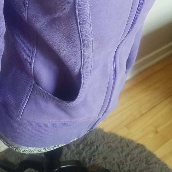 Lululemon Scuba Hoodie - Picture 5 of 9